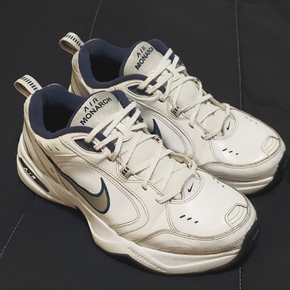 Nike Air Monarch IV